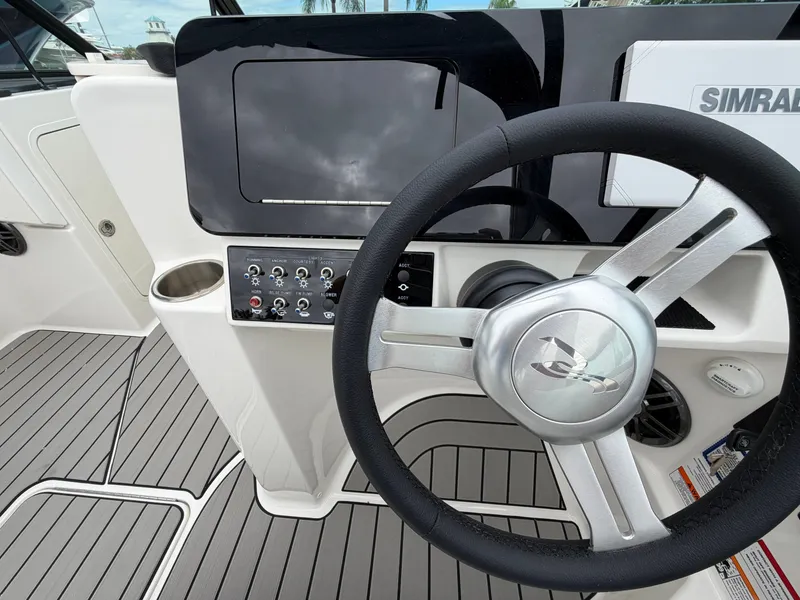 Slide: The Image of Sea Ray SDX 270 Outboard 2026 - 11