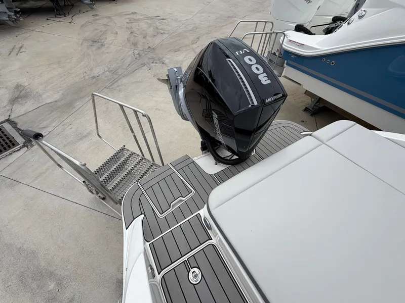 Slide: The Image of Sea Ray SDX 270 Outboard 2026 - 26