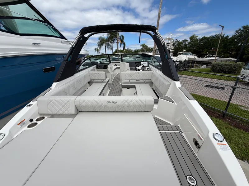 Slide: The Image of Sea Ray SDX 270 Outboard 2026 - 3