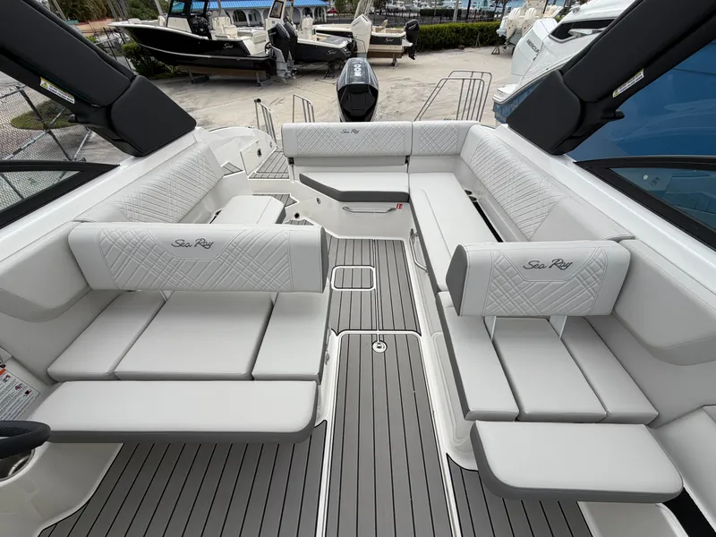 Slide: The Image of Sea Ray SDX 270 Outboard 2026 - 4
