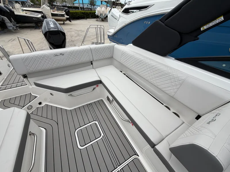 Slide: The Image of Sea Ray SDX 270 Outboard 2026 - 6