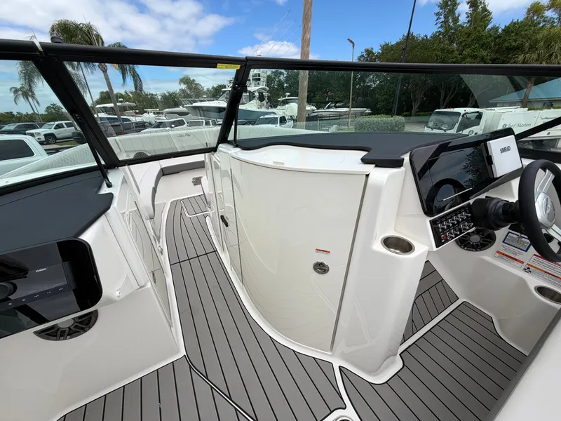 Slide: The Image of Sea Ray SDX 270 Outboard 2026 - 8