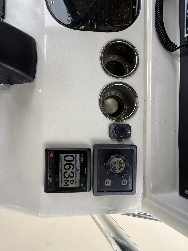 Slide: The Image of Pursuit 2870 Center Console 1999 - 28