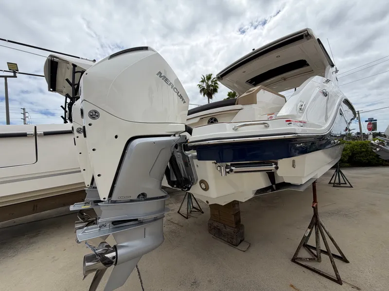 Slide: The Image of Sea Ray SLX 310 Outboard 2026 - 12