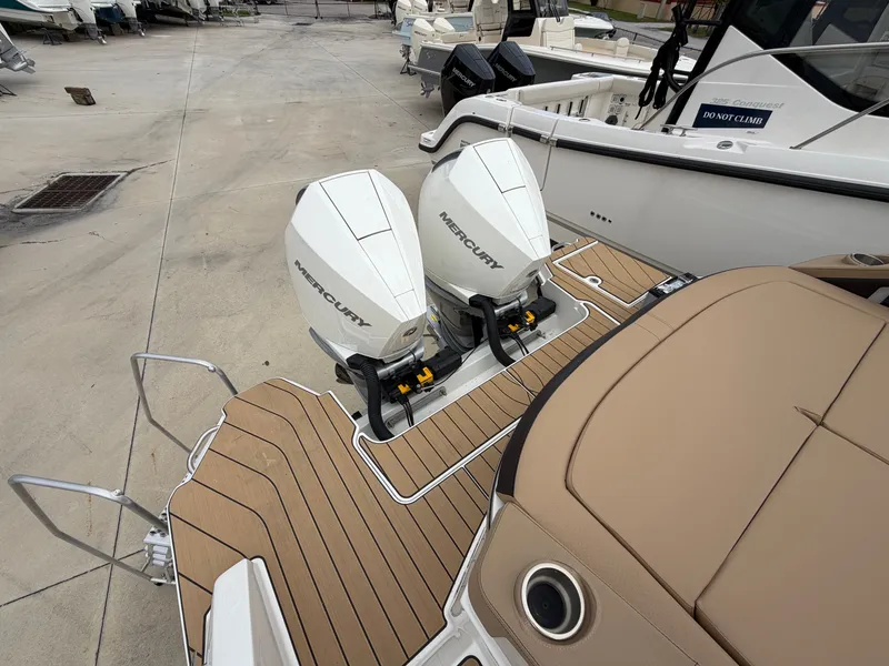 Slide: The Image of Sea Ray SLX 310 Outboard 2026 - 14