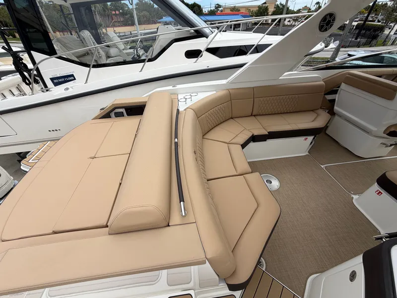 Slide: The Image of Sea Ray SLX 310 Outboard 2026 - 20
