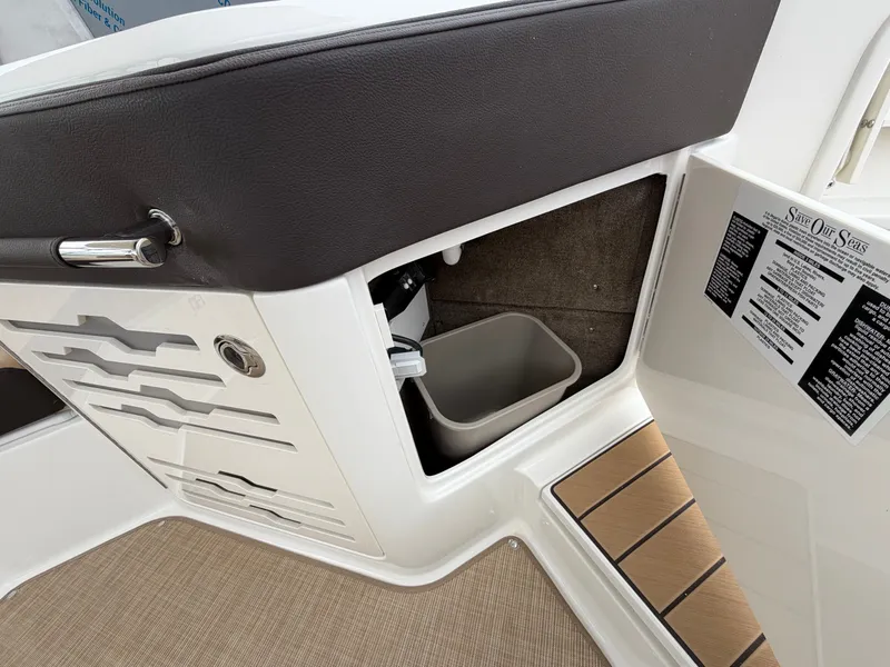 Slide: The Image of Sea Ray SLX 310 Outboard 2026 - 28