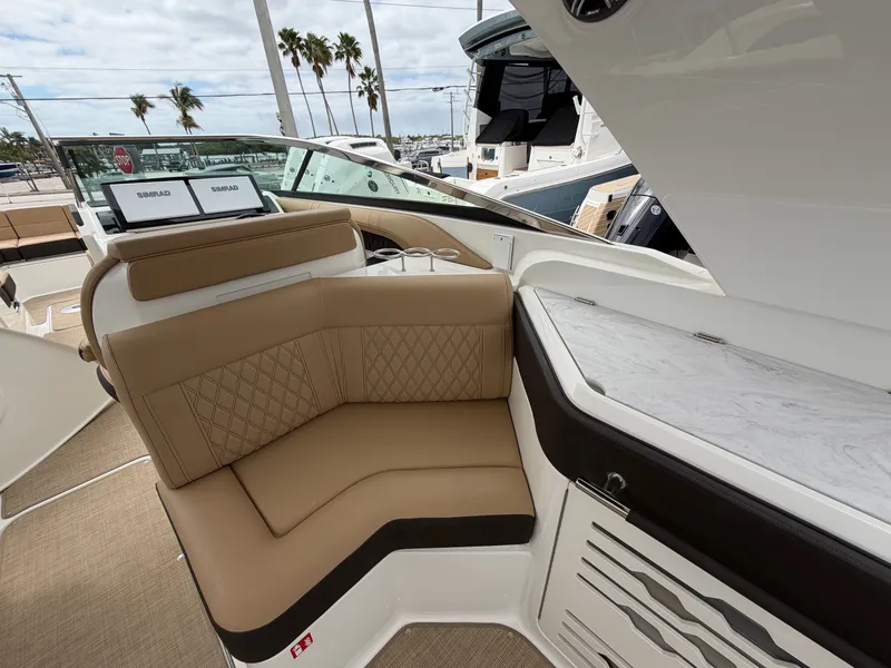 Slide: The Image of Sea Ray SLX 310 Outboard 2026 - 29