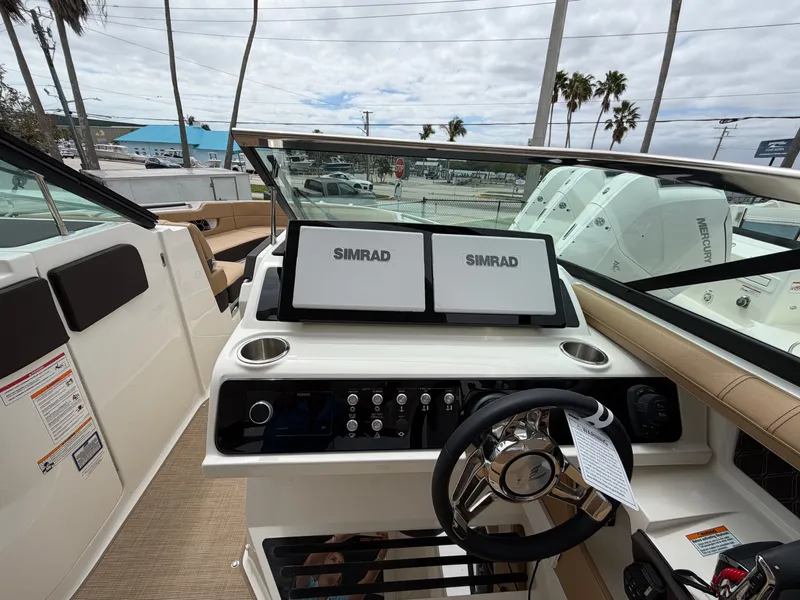 Slide: The Image of Sea Ray SLX 310 Outboard 2026 - 36