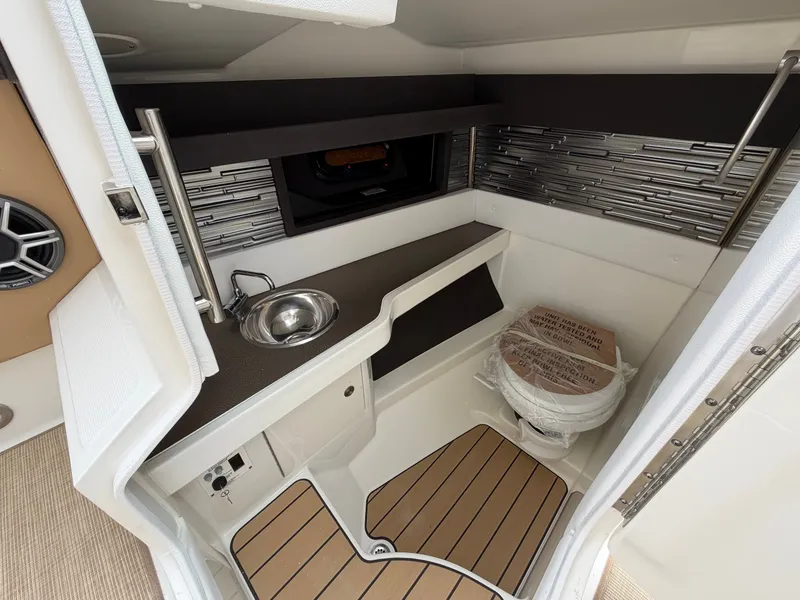 Slide: The Image of Sea Ray SLX 310 Outboard 2026 - 38