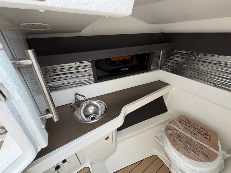 Slide: The Image of Sea Ray SLX 310 Outboard 2026 - 39