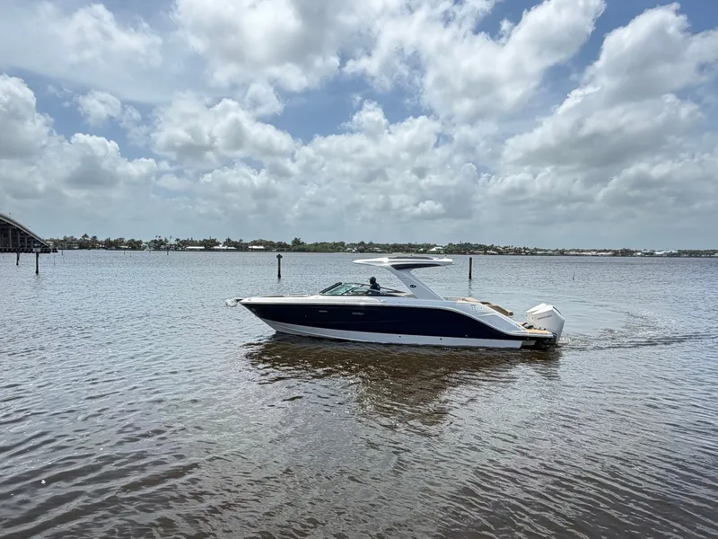 Slide: The Image of Sea Ray SLX 310 Outboard 2026 - 4