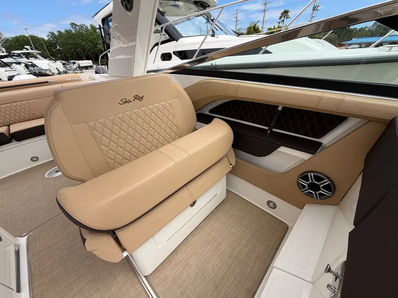 Slide: The Image of Sea Ray SLX 310 Outboard 2026 - 42