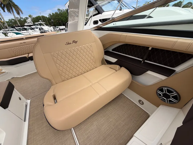 Slide: The Image of Sea Ray SLX 310 Outboard 2026 - 43