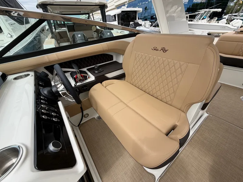 Slide: The Image of Sea Ray SLX 310 Outboard 2026 - 45