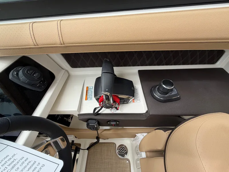 Slide: The Image of Sea Ray SLX 310 Outboard 2026 - 46