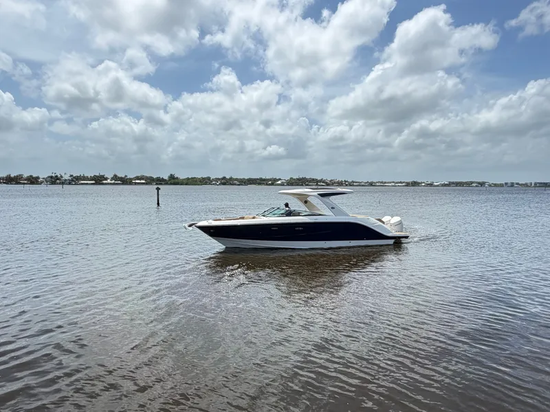 Slide: The Image of Sea Ray SLX 310 Outboard 2026 - 5