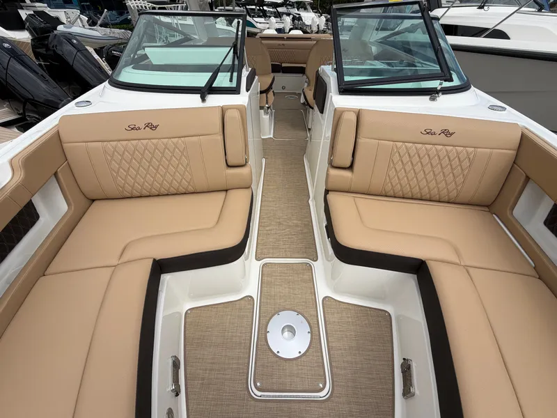 Slide: The Image of Sea Ray SLX 310 Outboard 2026 - 54
