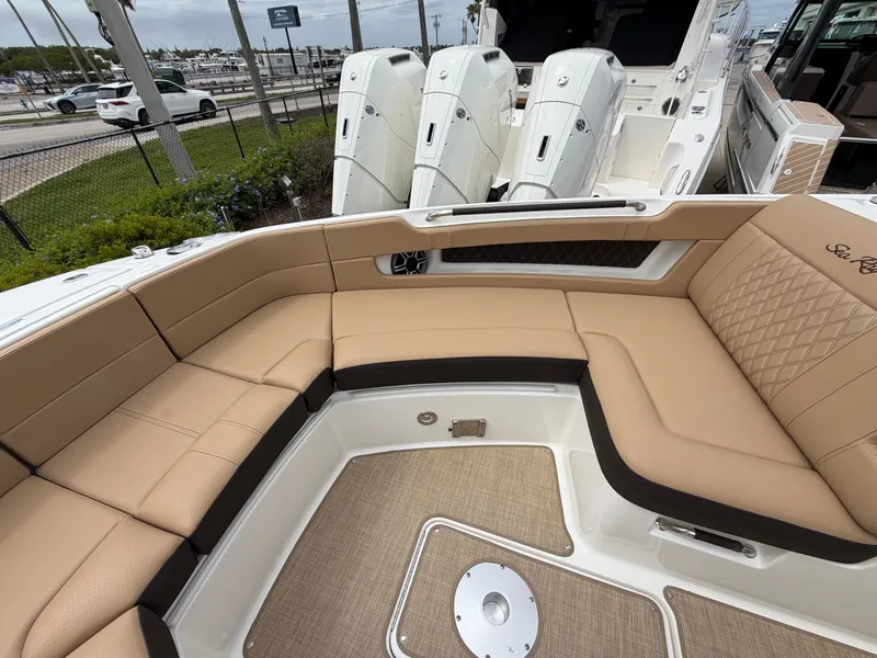 Slide: The Image of Sea Ray SLX 310 Outboard 2026 - 55