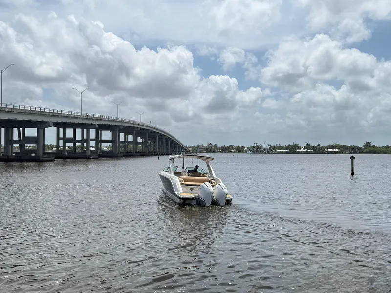 Slide: The Image of Sea Ray SLX 310 Outboard 2026 - 7