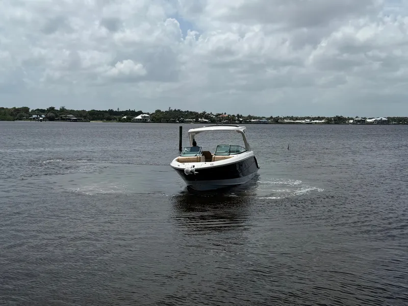 Slide: The Image of Sea Ray SLX 310 Outboard 2026 - 9