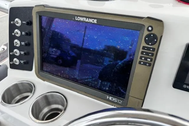 Slide: The Image of Lowrance HDS12 display on 2015 Robalo 226 Cayman boat dashboard. - 17