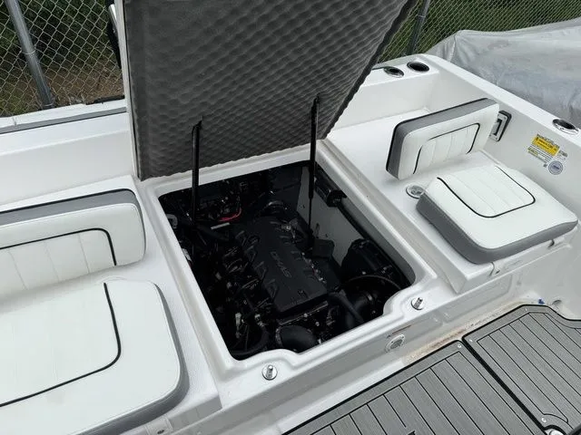 Slide: The Image of Yamaha 195 FSH Sport 2025 - 15