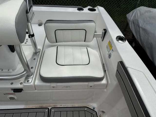 Slide: The Image of Yamaha 195 FSH Sport 2025 - 16