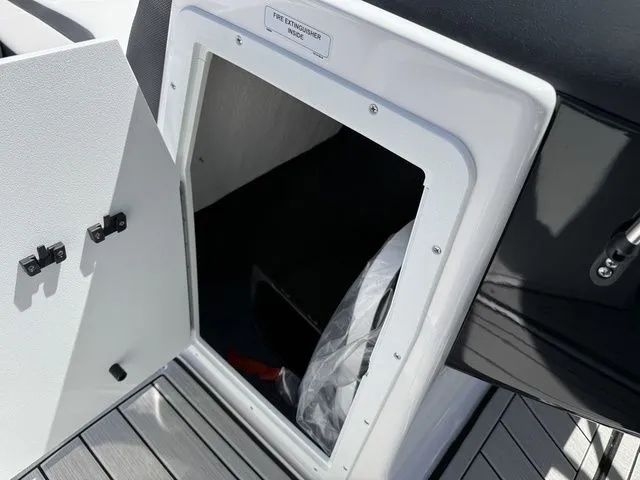 Slide: The Image of Yamaha 195S 2026 - 26