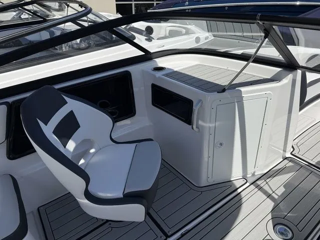 Slide: The Image of Yamaha 195S 2026 - 21