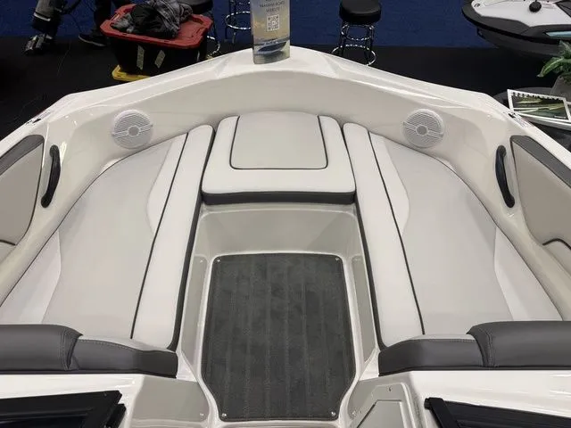 Slide: The Image of Interior of Yamaha SX190 boat, 2026 model, featuring gray upholstery. - 22