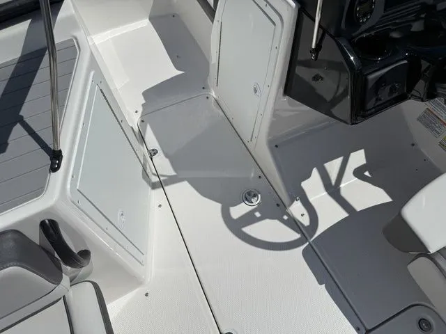 Slide: The Image of Yamaha AR190 2025 - 19