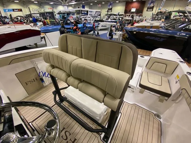 Slide: The Image of Interior view of 2024 Yamaha Boats 255 FSH Sport H at a boat show. - 13