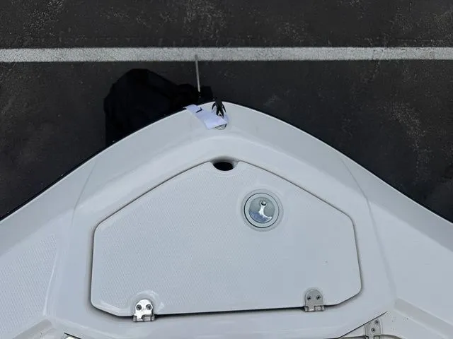 Slide: The Image of Yamaha Boats 195 FSH Sport 2025, top deck view. - 26