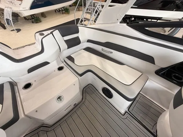 Slide: The Image of Interior of 2025 Yamaha Boats 195S with sleek seating. - 10