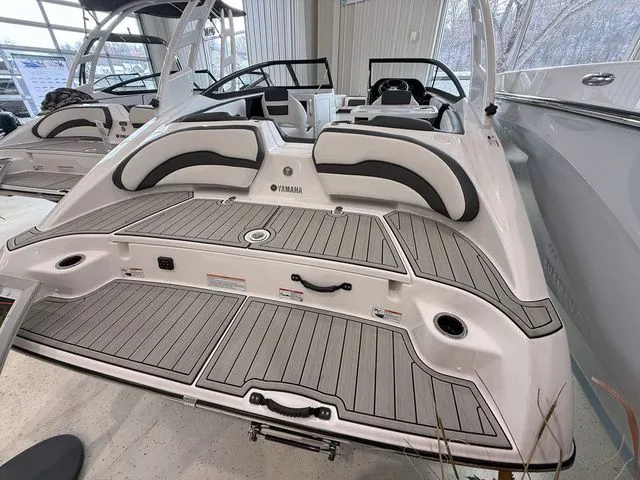 Slide: The Image of Yamaha Boats 195S 2025 model with stylish deck design. - 5