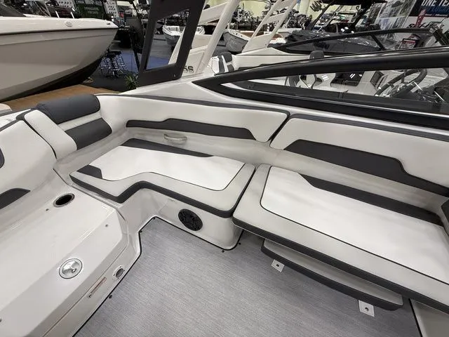 Slide: The Image of Interior of 2025 Yamaha Boats AR195 with sleek seating. - 7