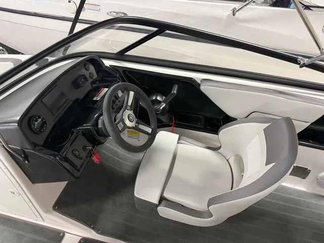 Slide: The Image of Interior view of 2024 Yamaha Boats SX190 cockpit. - 19
