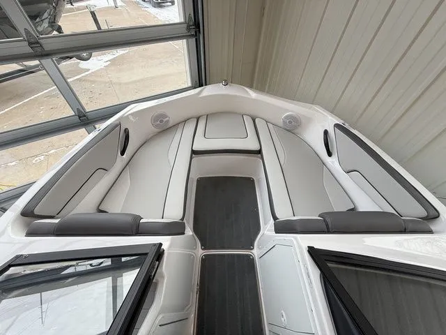 Slide: The Image of Interior view of 2025 Yamaha Boats AR190 with gray upholstery. - 15