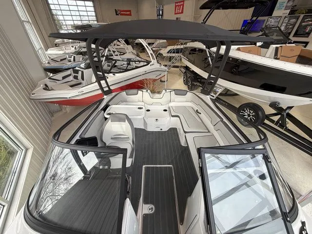 Slide: The Image of Interior view of a 2025 Yamaha Boats AR190 in showroom. - 17