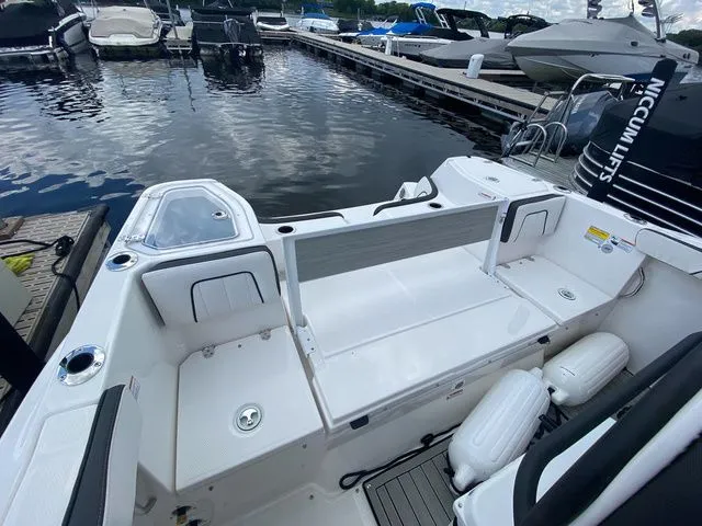 Slide: The Image of Yamaha Boats 2024 255 FSH Sport H at dock, interior view. - 12