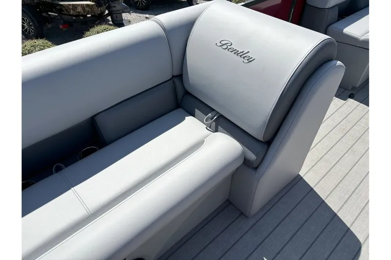 Slide: The Image of Bentley Pontoons Legacy 203XL 2025 - 13