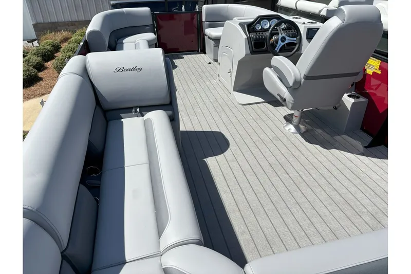 Slide: The Image of Bentley Pontoons Legacy 203XL 2025 - 4