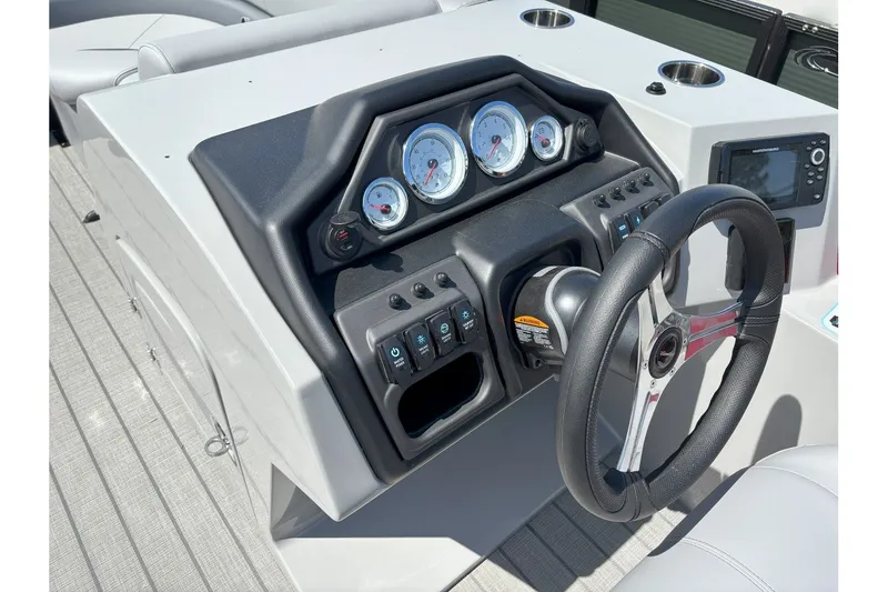 Slide: The Image of Bentley Pontoons Legacy 203XL 2025 - 8