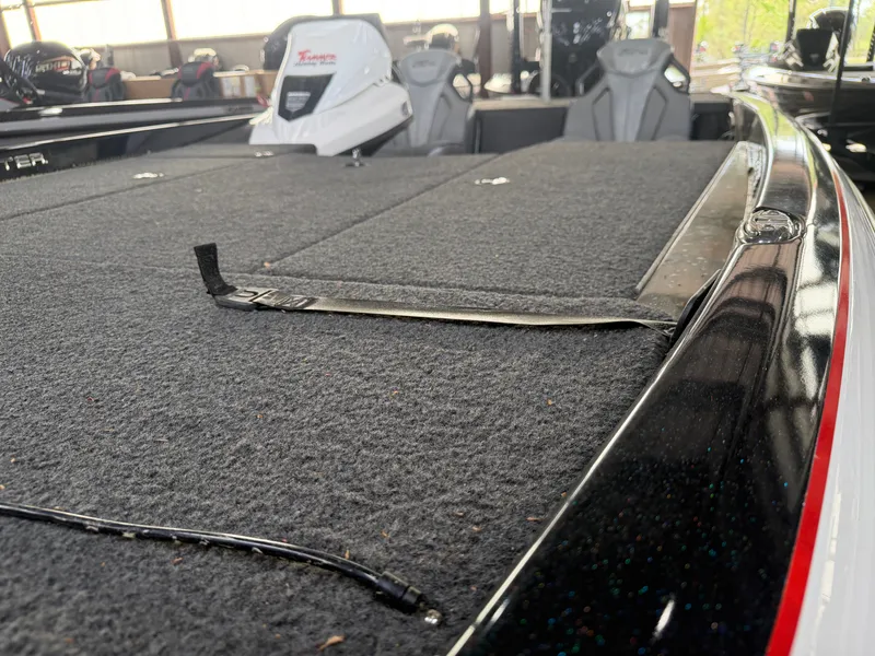 Slide: The Image of Skeeter ZXR21 2022 - 9