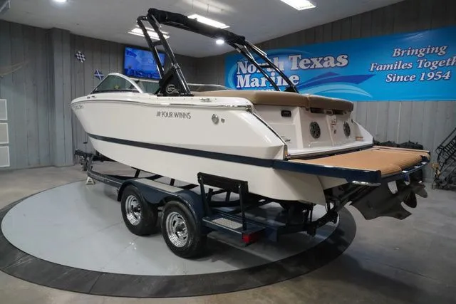 Slide: The Image of Four Winns H230 2016 - 11