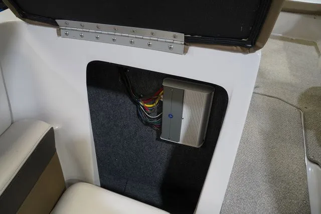 Slide: The Image of Four Winns H230 2016 - 13