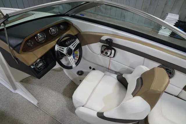 Slide: The Image of Four Winns H230 2016 - 16