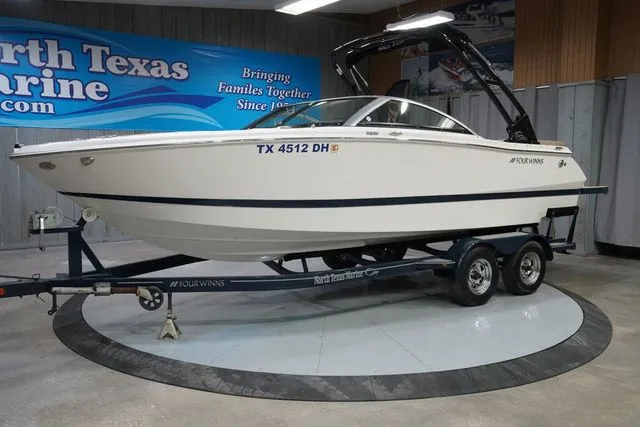 Slide: The Image of Four Winns H230 2016 - 2