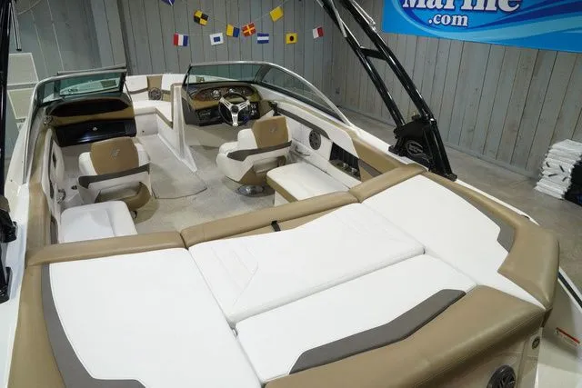 Slide: The Image of Four Winns H230 2016 - 25